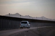 Fingen ser migrantes para atrapar a ‘polleros’