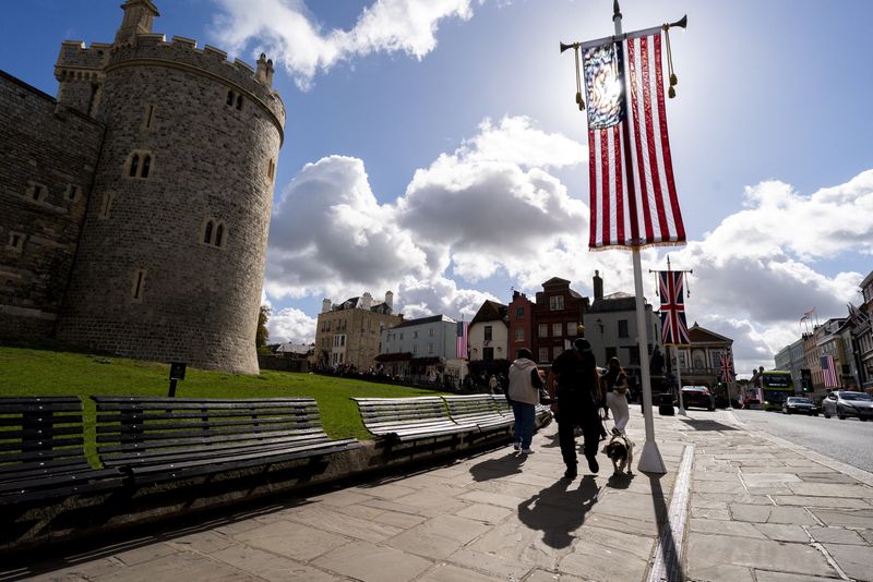Trump to arrive in Britain as the two nations line up deals worth $10 billion