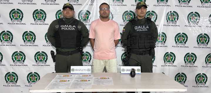 Con granada y panfletos extorsivos capturan a presunto ‘Costeño’ en La Sierrita