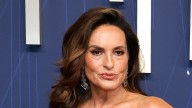 Mariska Hargitay twins with the Emmys red carpet in figure