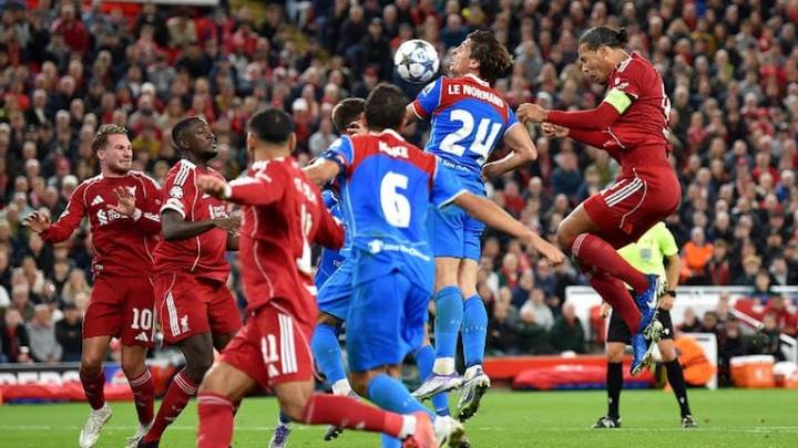 Liverpool gana al Atlético de Madrid 3-2 con cabezazo de Van Dijk a última hora