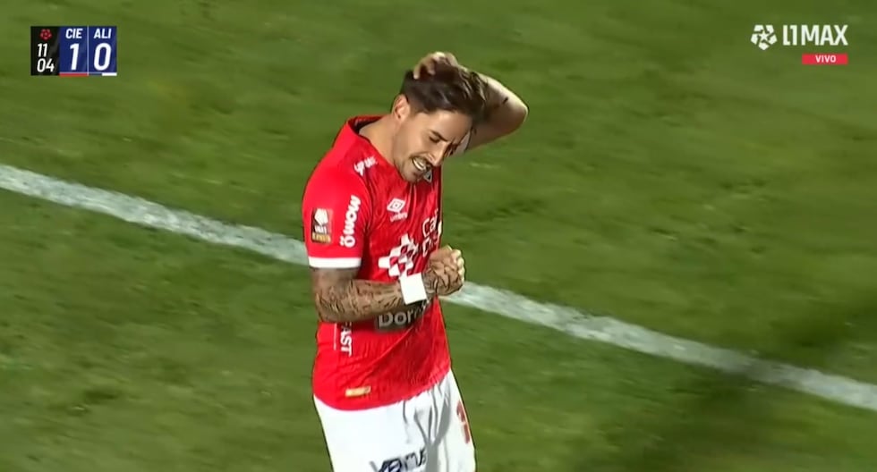 Alejandro Hohberg pone el primero de Cienciano ante Alianza Lima en el Cusco | VIDEO Cienciano se puso adelante en el marcador con tanto de cabeza de Alejandro Hohberg.