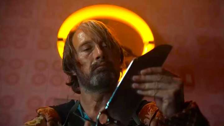 Mads Mikkelsen tiene los cuchillos bien afilados para enfrentarse a un monstruo en su nueva película, y ya tenemos el primer tráiler