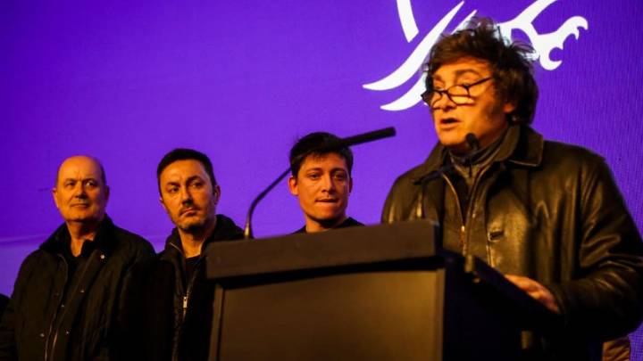 Tras la dura derrota, Milei suspendió su viaje a Madrid