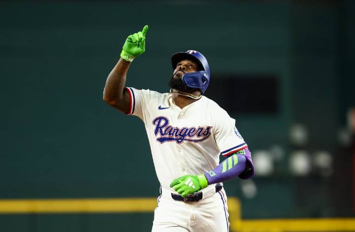 Deadspin | Rangers activate OF Adolis Garcia for wild-card push