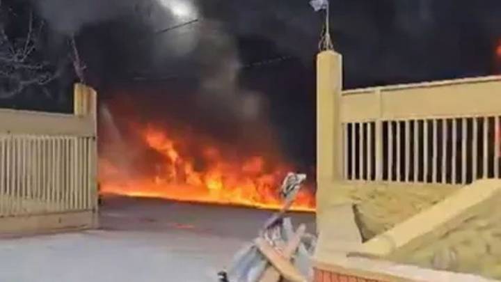 Voraz incendio tras una explosión de tanques de combustibles en Totoras