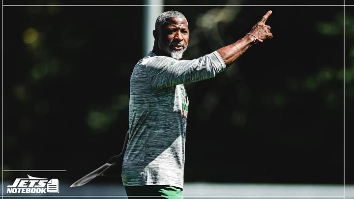 Notebook | Edge Jermaine Johnson Ruled Out for the Jets Against Buccaneers