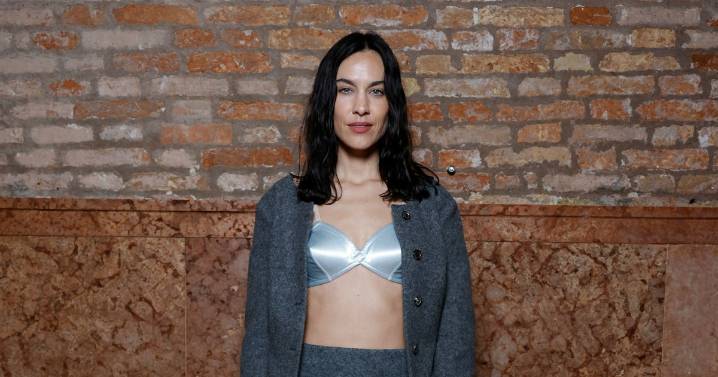 Alexa Chung's Pointed Bra Redefines The Office Siren Aesthetic