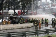 Explosión de camión que transportaba gas en la Ciudad de México deja al menos 8 personas muertas y 67 siguen hospitalizadas
