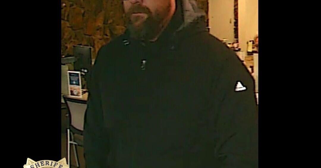 Armed robbery suspect strikes Creswell and Cottage Grove banks