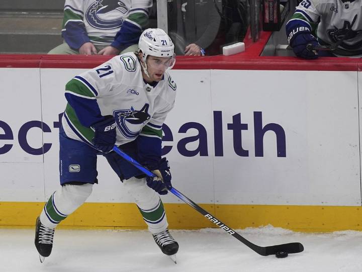 Canucks’ Hoglander scores before exiting in 3-1 pre-season win over Flames – Winnipeg Free Press