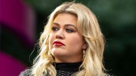 Kelly Clarkson's First Social Media Post Since Ex's Death Hints At How She's Coping