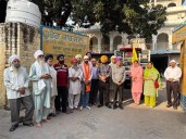 मॉडर्न काम्प्लेक्स के सभी श्रद्धालुओं की ओर से पंजाब में आए बाढ़ प्रभावित इलाकों में पशुओ के लिए आचार की सेवा की गई यह सेवा मनीमाजरा के गुरूद्वारा देहरा साहिब से आरंभ होकर अंजनाला बॉर्डर एरिया बाढ़ प्