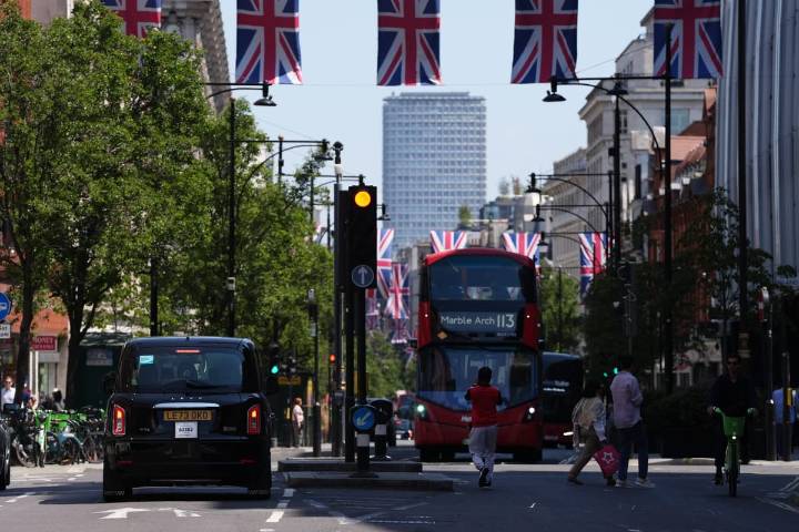 One-day pedestrianisation of Oxford Street ‘will give glimpse of future’