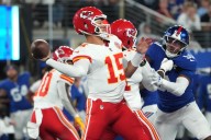 Deadspin | Patrick Mahomes leads Chiefs to season's 1st win vs. Giants