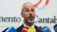 Silva no va a dimitir y cree que lo importante es el "milagro" de que el curso escolar salga adelante, "no que se pida la dimisión de un cargo público"