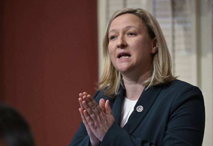 Ousted minister Maïté Blanchette Vézina leaves CAQ and calls on Legault to step down