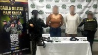 Capturan a dos mujeres, presuntas integrantes del Clan del Golfo con arsenal de armas