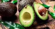 Keep sliced avocado fresh with common kitchen item