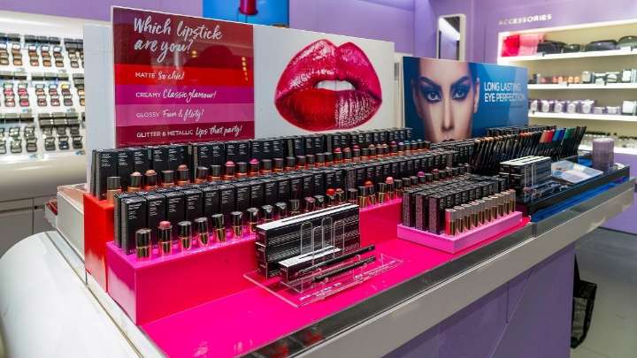 Gigante europeo del maquillaje abre su tercera tienda en Chile: ¿Dónde está ubicada?