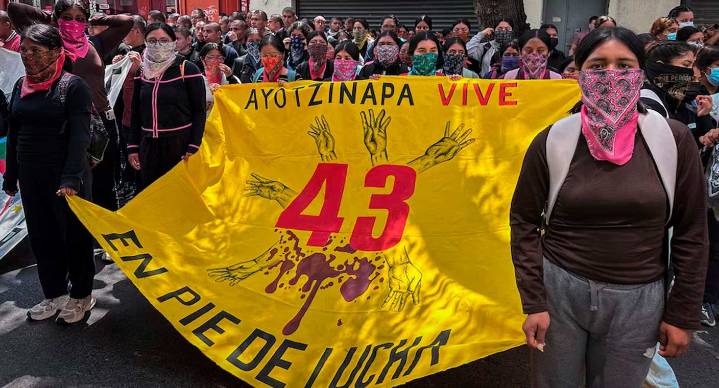 Familiares de los 43 estudiantes de Ayotzinapa se movilizan en CDMX para exigir justicia a 11 años de su desaparición