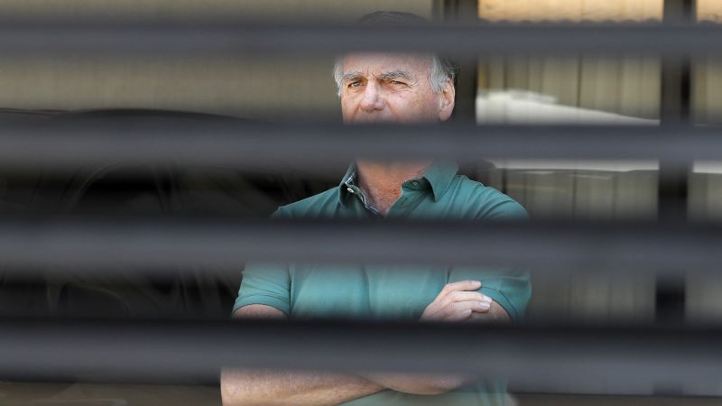 Jair Bolsonaro, expresidente de Brasil, es condenado a más de 27 años de prisión