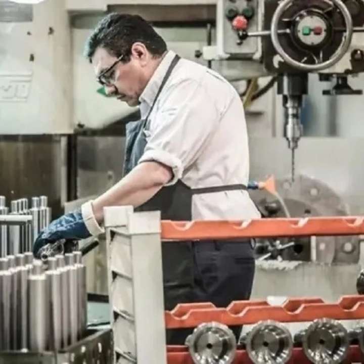 Altas tasas y caída del consumo golpean a las pymes, que advierten sobre la crisis