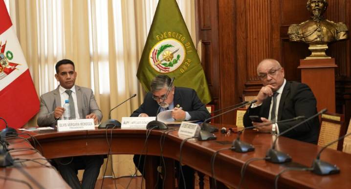 Comisión de Ética Parlamentaria aprueba informes de calificación y cambia horario de sesiones 
