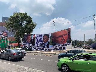 Integrantes de los 400 pueblos se manifiestan en Reforma e Insurgentes contra Miguel Ángel Yunes