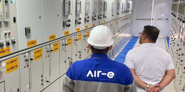 Tambalea ministro del Gobierno Petro por investigación que le abrió la Procuraduría ante millonarios sobrecostos en Air