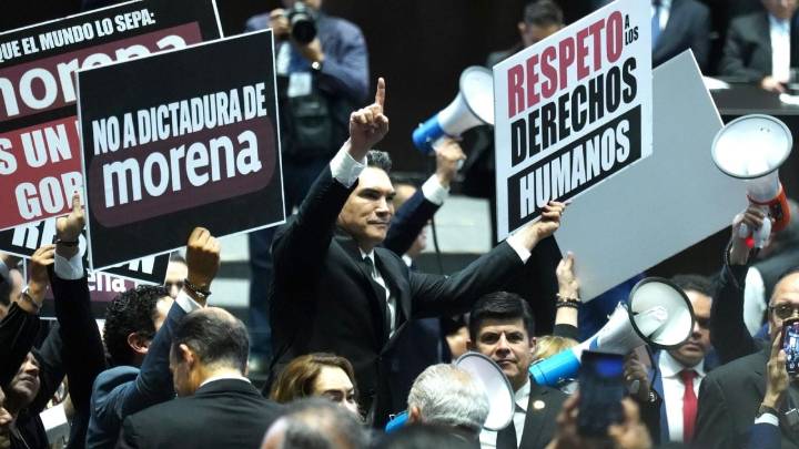 PRI intenta reventar la sesión del Congreso; Alito acusa a Morena de ser un cártel (Video)
