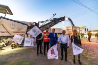Da Samuel banderazo para rehabilitación de la carretera a Laredo
