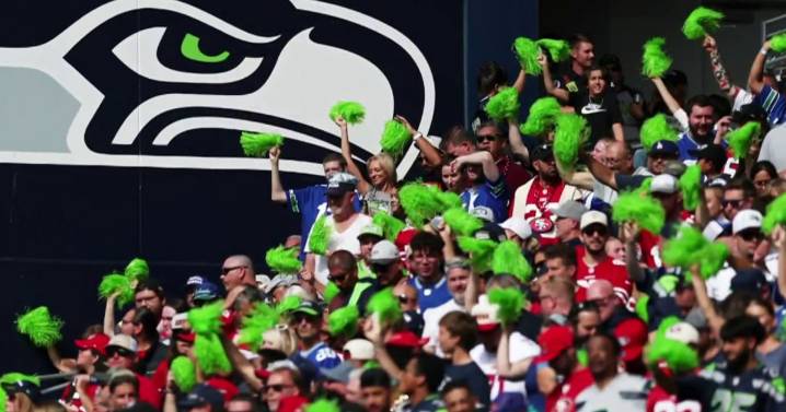 Seattle Seahawks kick off NFL season with undercover cops in opposing jerseys