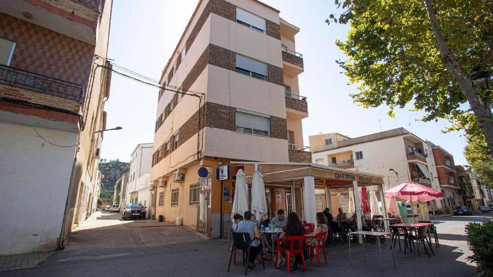 A la venta piso "okupado" en pueblo pequeño