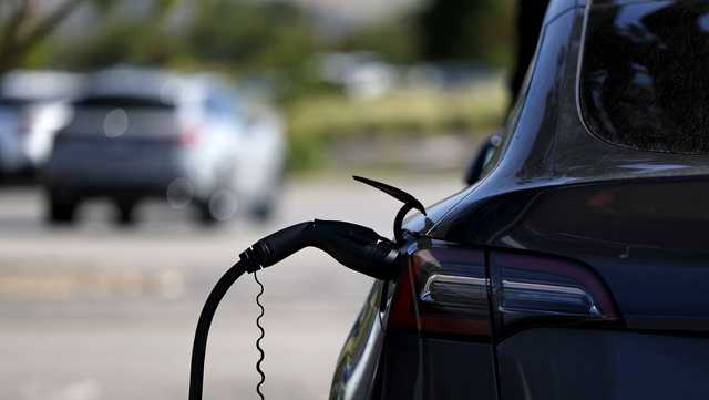 $7,500 EV tax credit ending: What that means for EV prices