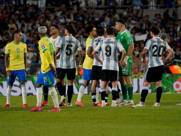 "Eran todos Messi": un jugador de Brasil contó la pesadilla que vivió en la goleada de Argentina al Scratch en el Monumental