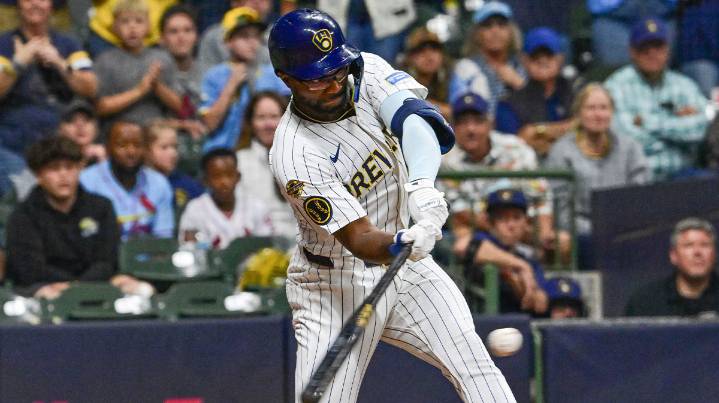Caleb Durbin celebrates Brewers’ ‘brand of ball’ after comeback win over Cardinals