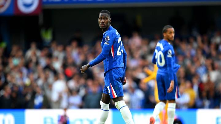 Chelsea keep 'giving away presents' after successive losses