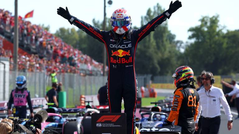 Verstappen vuelve a lo más alto en Monza; McLaren vive tensión interna con orden polémica