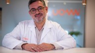 Santiago Viteri, oncólogo: "El cáncer de pulmón en no fumadores aumenta por la contaminación y el gas radón"