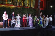 Texcoco cierra fiestas patrias con espectáculo inmersivo en Jardín Constitución