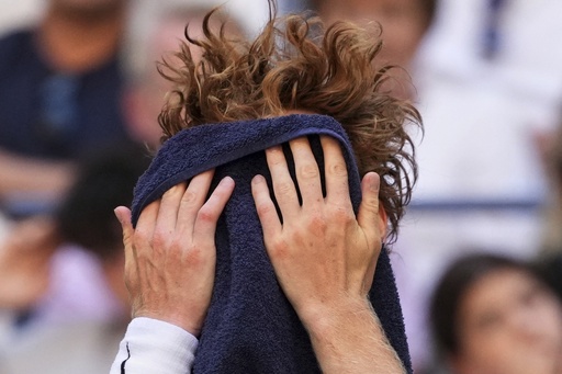 Photo highlights from third- and fourth-rounds matches at the US Open