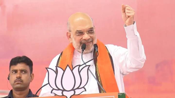 Pray to Maa Durga there is a new govt restoring Bengal's lost 'Sonar Bangla' glory: Shah