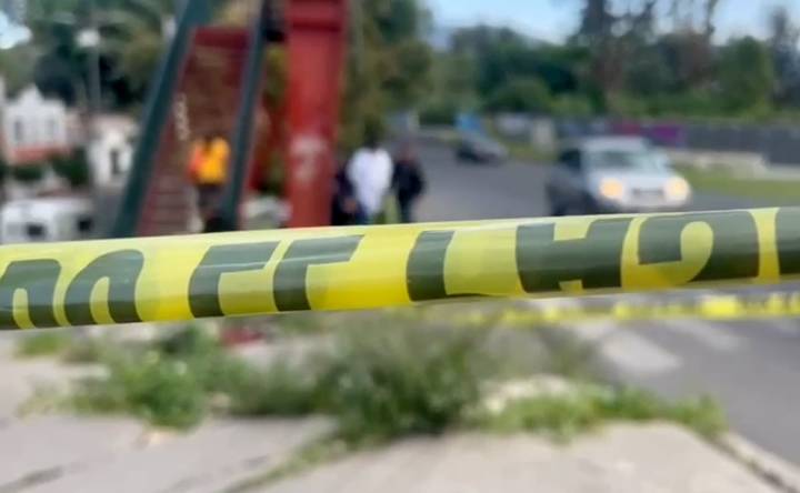 Automovilista arrolla a seis jóvenes afuera de bar en Azcapotzalco y huye del lugar