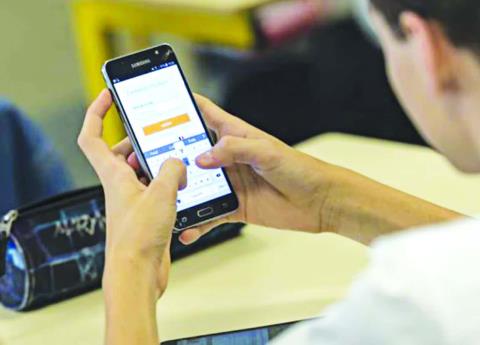 Limitarán uso de celulares