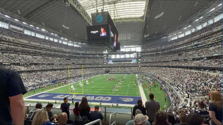 Dallas Cowboys honor Charlie Kirk ahead of Sunday's game against the Giants