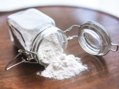 Para qué sirve el bicarbonato en la cocina y cómo se usa para limpiar