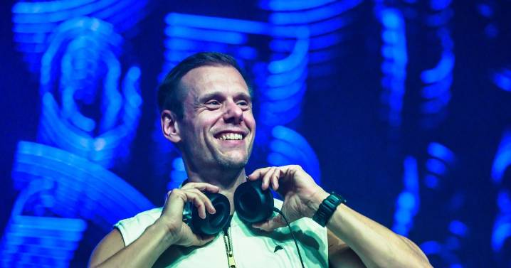 World famous DJ left in tears as he shared unforgettable moment with chart
