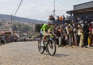 Pogacar rompe el Mundial a 104 kilómetros de meta y conserva el maillot arcoíris