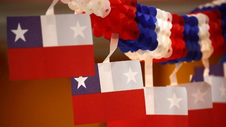 Aumenta presión al Gobierno para decretar un nuevo feriado en Fiestas Patrias: "Muchos ven interrumpidos los días de descanso"